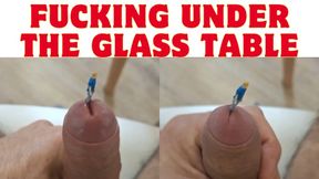 Giant : Fucking under the glass table