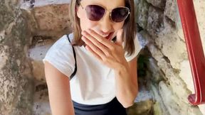 en salope durant la visite du chateau