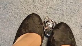 Nylon feet in pumps toys with cage