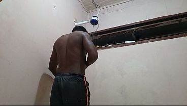 Barriga pelada de cimento. May 25, 2024