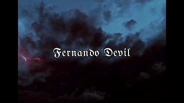 Punheta Depois do Futebol - Nada melhor que gozar depois do esporte e de ver meus amigos héteros correndo de short, suados e com o pau balançando - Fernando Devil Solo