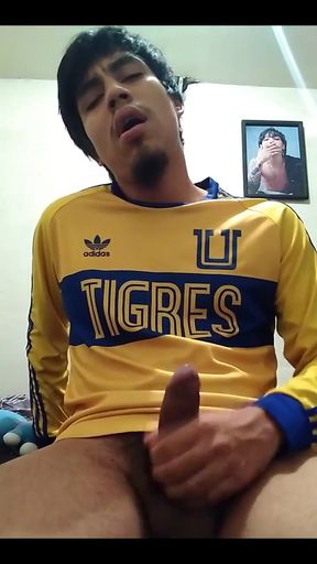 Come on Tigres, I'm coming back rich.