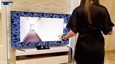 Tricky stepson fucks his naive stepmom while she is in virtual reality