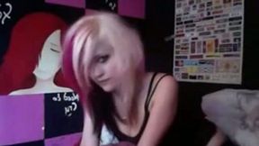 Sexy blonde livecam model showing off herself nude