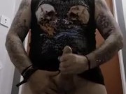 Bearded Scottish Metalhead Blows His Load in the Gym Toilet!