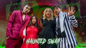 The Haunted House of Swap by SisSwap Featuring River Lynn &amp; Amber Summer - TeamSheet Halloween