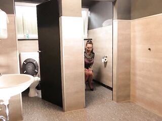 Immodest Priscilla Hawt Baths Bang with Stefan Iron