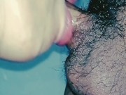 Mamada casera de garganta profunda de mi joven vecina