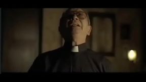 Monjita lujuriosa teniendo relaciones sexuales