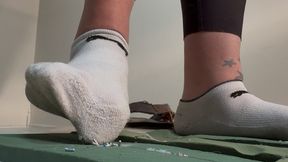 N6 giga sweaty socks come off for barefoot feeling