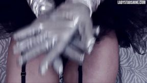 Get yourself out with these gloves