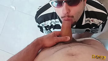 N&atilde_o tinha &aacute_gua da casa ent&atilde_o o gar&ccedil_om me serviu leite da casa (COMPLETO NO RED)