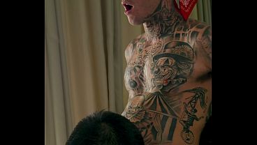 Recebendo uma massagem gostosa relaxante