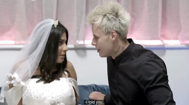Clara Ortiz the cheating bride takes two cocks and a facial in Greece