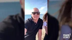 Tattooed stud's cock pleases anxious girl in horny Puglia anal