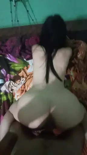 Juicy ass girlfriend is so good for doggy sex