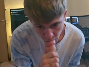 сделал минет студенту твинку и довел до оргазма