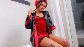 BLACK TGIRLS - Cloudy Vi Masturbation In The Bathtub