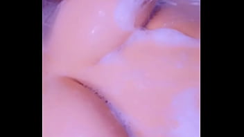 Update #1063 (March 4, 2021) C&#039_mon shower with me ?