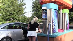 Hard Throat Sucked In ASteamy Carwash Encounter