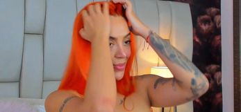 Pierced Titties Chick Makes Her Pussy Wet