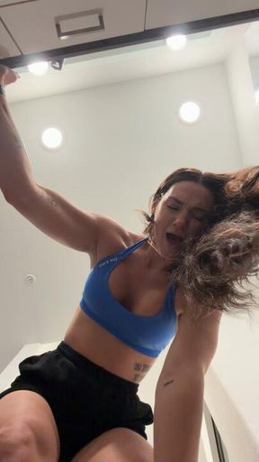 6 minutes of Giantess content!