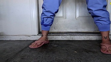 Nurse Sushii Xhyvette totally pissing her uniform scrubs