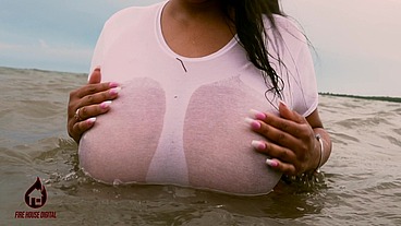 Brija Monet wet t-shirt play