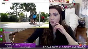 Streamer accidently shows porn on screen