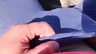 Fodendo a rabuda na beira da praia