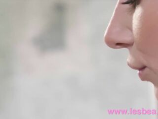 Lesbea Hawt hotties face sitting and fingering to orgasm