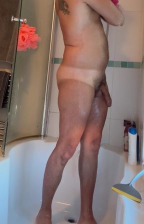 Hide Cam in My Straights Friends Toilet.