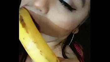 Latina Miss Madii Banana blowjob Tease