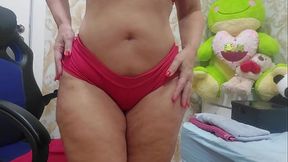 Dan&ccedil_a sensual de shortinho com nudez