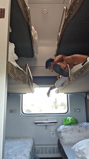Nude masturbation cumshot 2 in high-speed rail