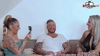 Deutsche Sport Milfs beim anal dreier FFM mit tattoo