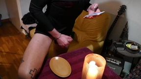 je me branle pour un fan, soumis, sur ses photos mon ejaculation rien que ...