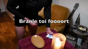 je me branle pour un fan, soumis, sur ses photos mon ejaculation rien que ...