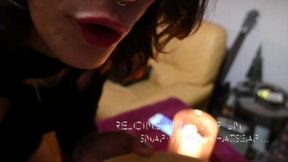 je me branle pour un fan, soumis, sur ses photos mon ejaculation rien que ...