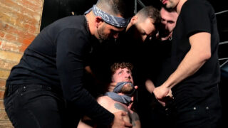 Drsný sex drsný, výstřiky, bez sedla, gangbang, výprask – Španělé Nicholas Bardem a Thiago Monte s obrovskými penisy šukají zadky