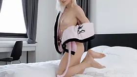 Innocent xxx - hot blonde searches fulfillment
