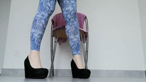 Toe tapping crossed legs: wedge shoes, light blue leggings, small feet