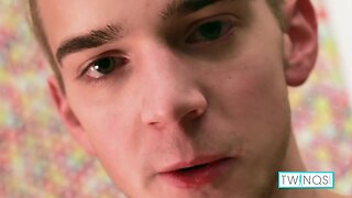 Twinks jacking off and releasing: gapping jerk and cum on 6pack!