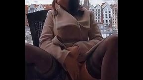 Une masturbation sur le balcon ! Tu aimerais &ecirc_tre avec moi ?Gratuite ...