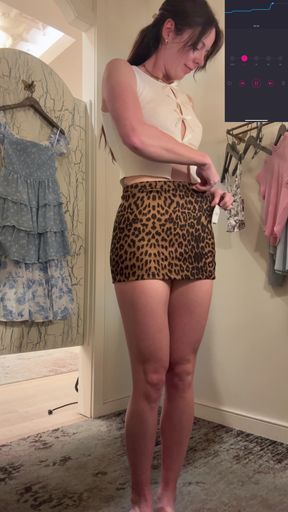 Cumming Hard in the Change Room!!