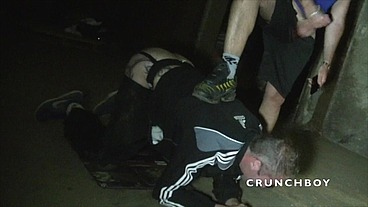 2281 Slut crrampied in the night outdoor in public park