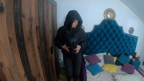 leather leggings & downjacket blowjob – cameltoe, cum & broken heels