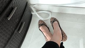 SECRETARY IN FLATS BANDAIDS ON HER TIRED FEET - MP4 Mobile Version