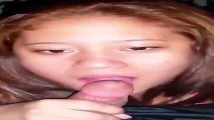 Janda Pirang Tobrut Sepong Batang Pelanggan