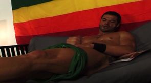 Muscle stud jerks off his big meat in this solo show